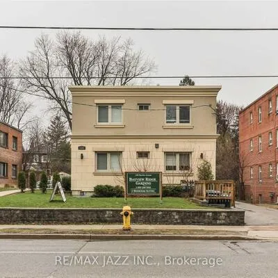1303,&nbsp;Bayview, Leaside, Toronto