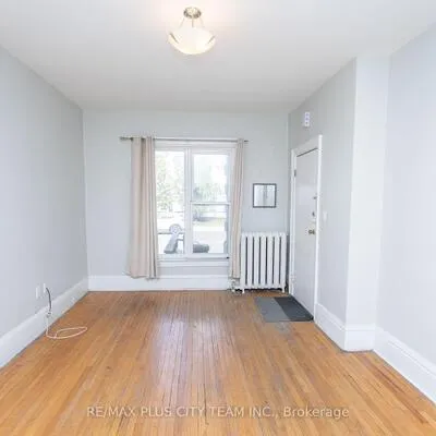 682,&nbsp;Bathurst, Palmerston-Little Italy, Toronto