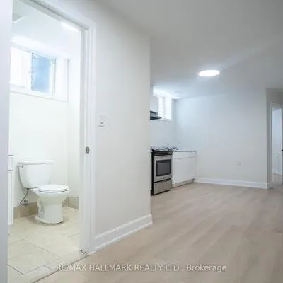118,&nbsp;Fairholme, Englemount-Lawrence, Toronto