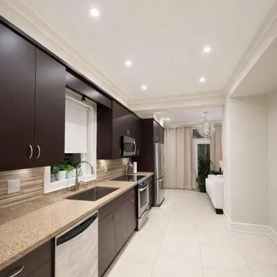 38,&nbsp;Henderson, Trinity-Bellwoods, Toronto