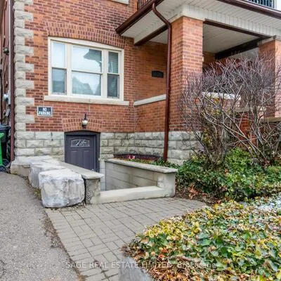 321,&nbsp;Lauder, Oakwood Village, Toronto