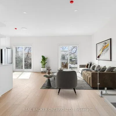 21,&nbsp;Farnham, Yonge-St. Clair, Toronto