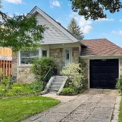 242,&nbsp;Joicey, Bedford Park-Nortown, Toronto