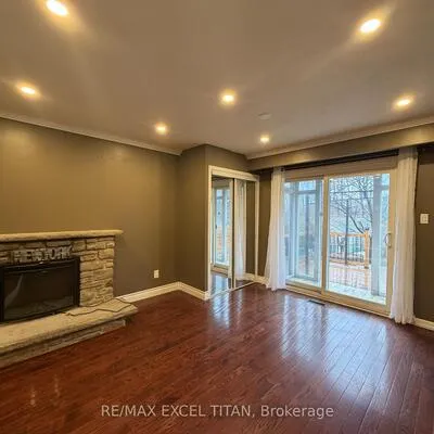 251,&nbsp;Shawnee, Pleasant View, Toronto