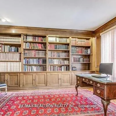 29,&nbsp;Sultana, Englemount-Lawrence, Toronto
