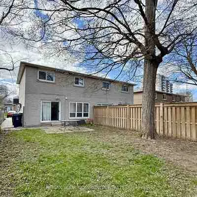 17,&nbsp;Regatta, Newtonbrook West, Toronto