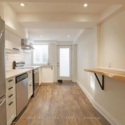 202,&nbsp;Claremont, Trinity-Bellwoods, Toronto