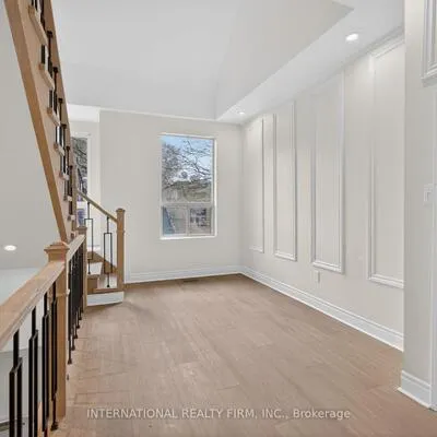 269,&nbsp;Ontario, Moss Park, Toronto