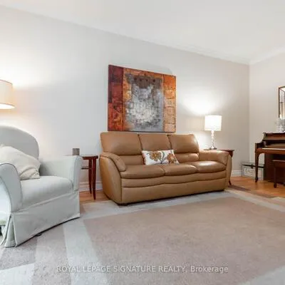 641,&nbsp;Balliol, Mount Pleasant East, Toronto