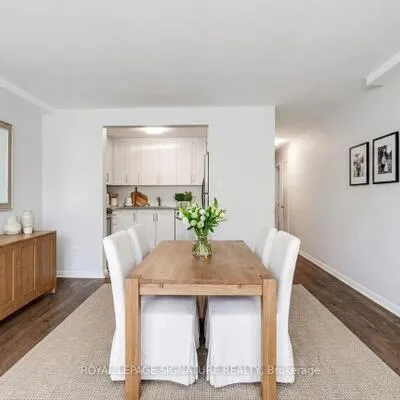 236,&nbsp;Overbrook, Bathurst Manor, Toronto