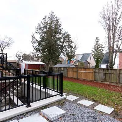 185,&nbsp;Fairholme, Englemount-Lawrence, Toronto