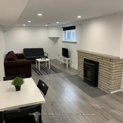 106,&nbsp;Holcolm, Willowdale West, Toronto