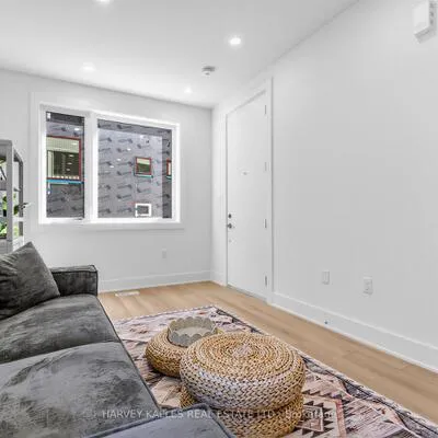 45,&nbsp;Bellevue, Kensington-Chinatown, Toronto