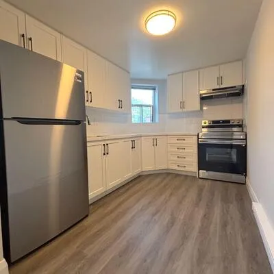 99,&nbsp;Bellevue, Kensington-Chinatown, Toronto