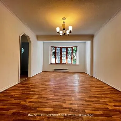 204,&nbsp;Greenfield, Willowdale East, Toronto