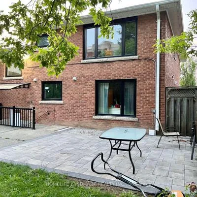 159,&nbsp;Cocksfield, Bathurst Manor, Toronto