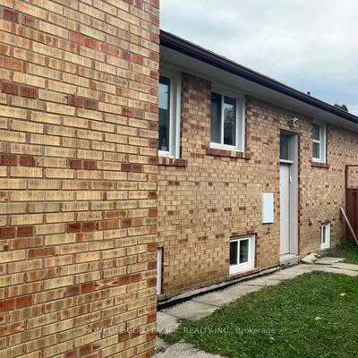 244,&nbsp;Maxwell (Basement), Bathurst Manor, Toronto