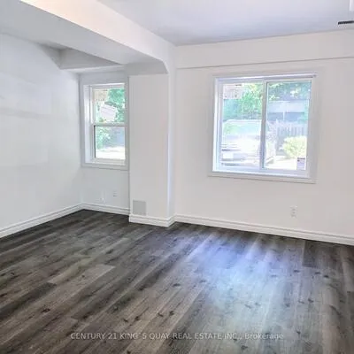 1763,&nbsp;Bayview, Leaside, Toronto