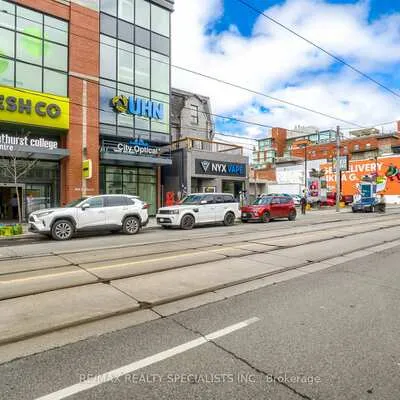 450,&nbsp;Bathurst, Trinity-Bellwoods, Toronto