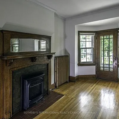 19,&nbsp;Melgund, Casa Loma, Toronto