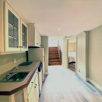 21,&nbsp;Melgund, Casa Loma, Toronto