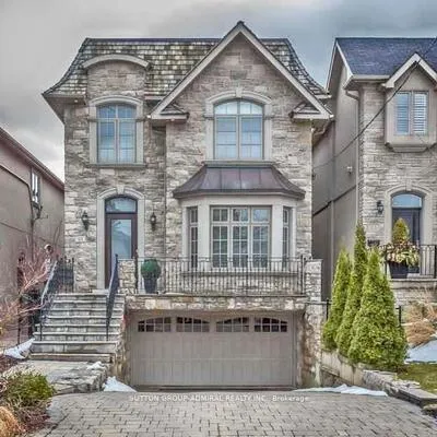 21,&nbsp;Dunblaine, Bedford Park-Nortown, Toronto