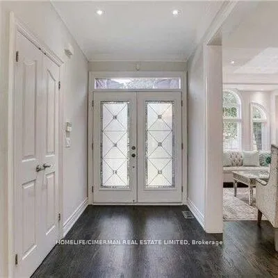 18,&nbsp;Newton, Newtonbrook East, Toronto