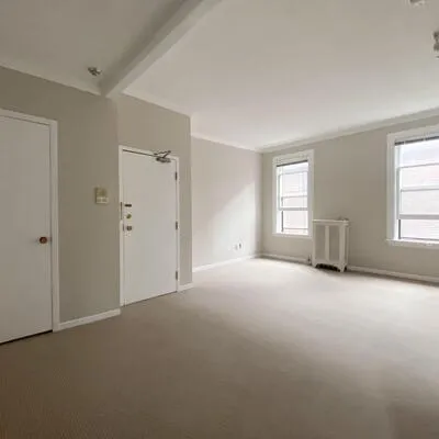 72,&nbsp;Walmer, Annex, Toronto