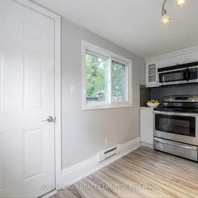 271,&nbsp;Albany, Annex, Toronto