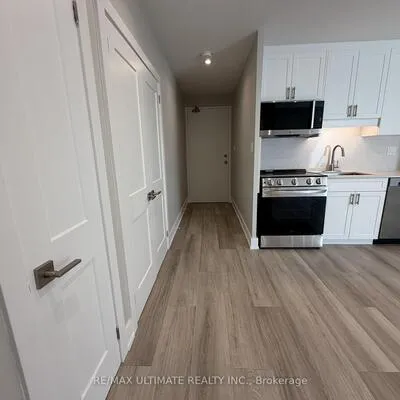 699,&nbsp;Balliol, Mount Pleasant East, Toronto