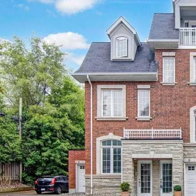 2,&nbsp;Hayes, Willowdale East, Toronto