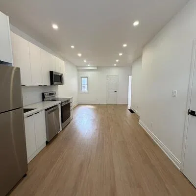 382,&nbsp;Lansdowne, Dufferin Grove, Toronto