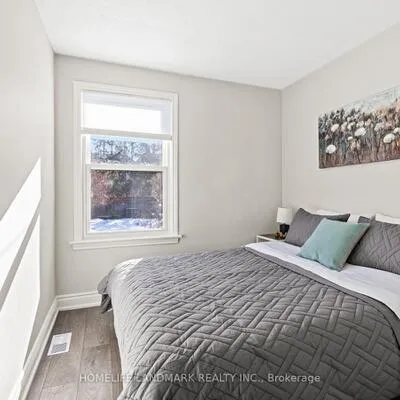 107,&nbsp;Parklea, Leaside, Toronto