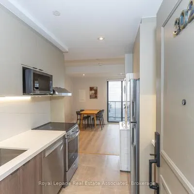 1000,&nbsp;Bathurst, Annex, Toronto