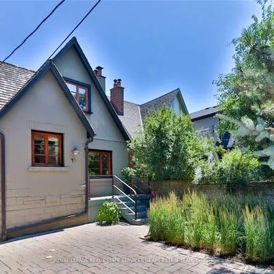 45,&nbsp;Cameron, Leaside, Toronto