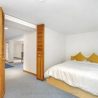 89,&nbsp;Willcocks, University, Toronto