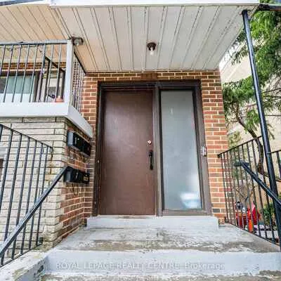 339,&nbsp;Sheppard, Willowdale East, Toronto