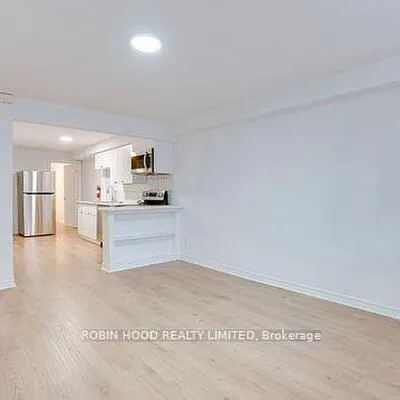 104,&nbsp;Gloucester, Oakwood Village, Toronto