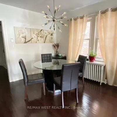 305,&nbsp;St Clair, Rosedale-Moore Park, Toronto