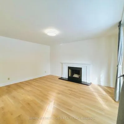 76,&nbsp;HOLMES, Willowdale East, Toronto