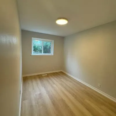 22,&nbsp;Axsmith, Don Valley Village, Toronto