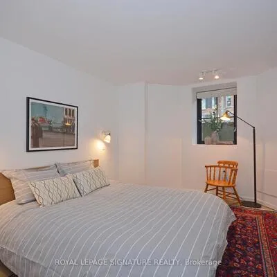 379,&nbsp;Berkeley, Moss Park, Toronto