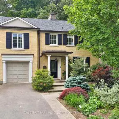 21,&nbsp;Douglas, Leaside, Toronto