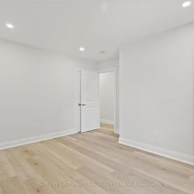 28,&nbsp;Strathgowan, Lawrence Park South, Toronto