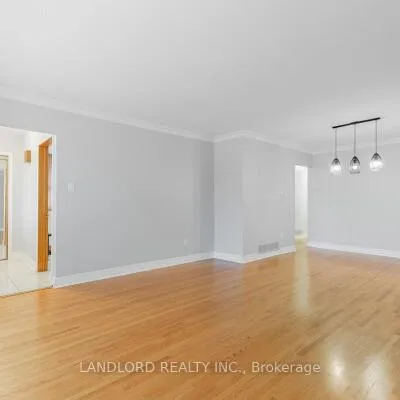 9,&nbsp;Clipper, Pleasant View, Toronto