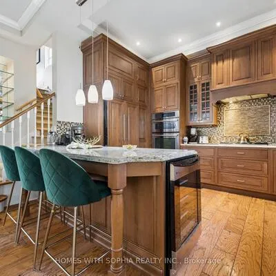 162,&nbsp;Glenvale, Leaside, Toronto