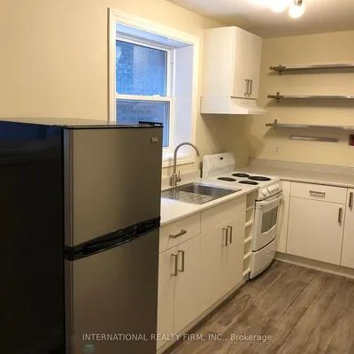 276,&nbsp;George, Moss Park, Toronto