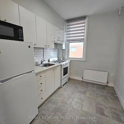437,&nbsp;Spadina, Kensington-Chinatown, Toronto