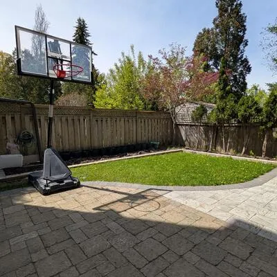424,&nbsp;Roehampton, Mount Pleasant East, Toronto