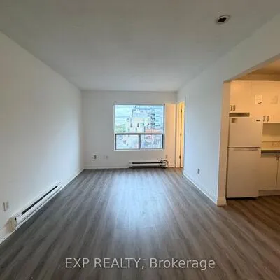102,&nbsp;Greensides, Wychwood, Toronto